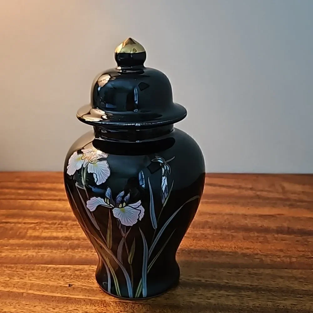 Vintage oriental black decorative jar with lid